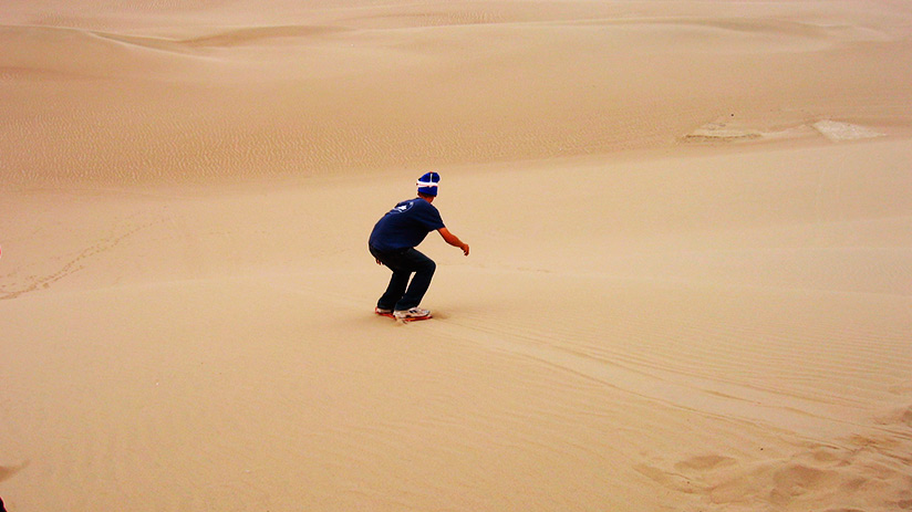 Practice Sandboarding in Paracas | Blog Machu Travel Peru