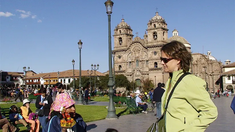 travel solo in peru