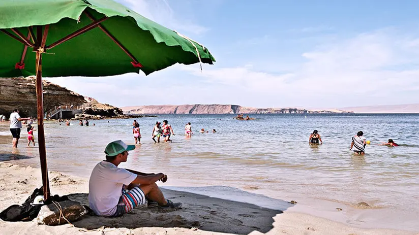 paracas beaches