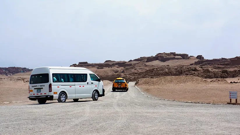 Bus near to Pachacamac