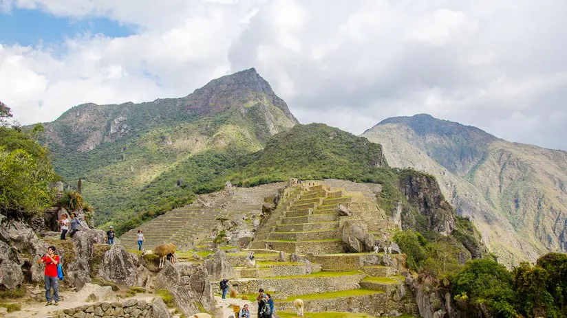 inca citadel machu picchu intihuatana