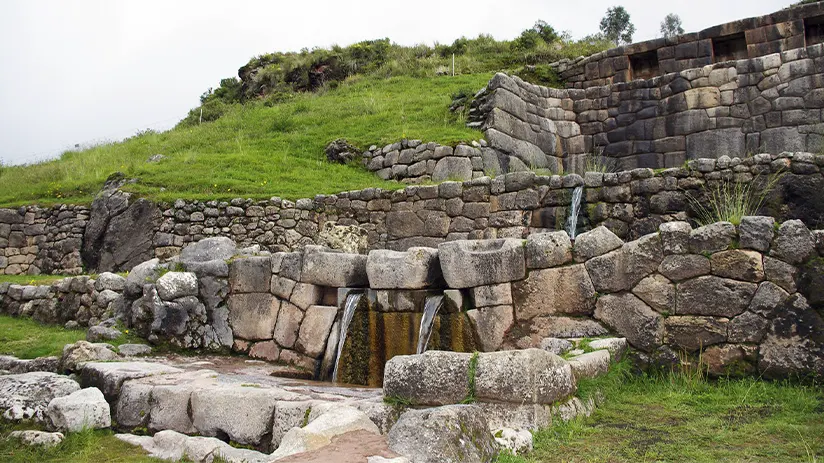 water fonts tambomachay