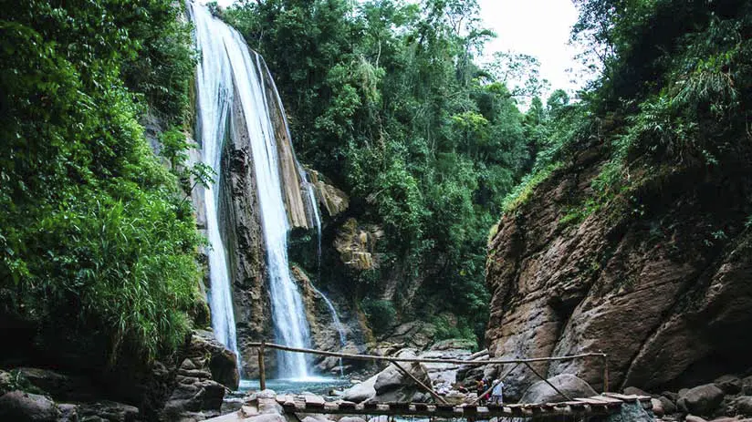 tiro waterfall in san roman