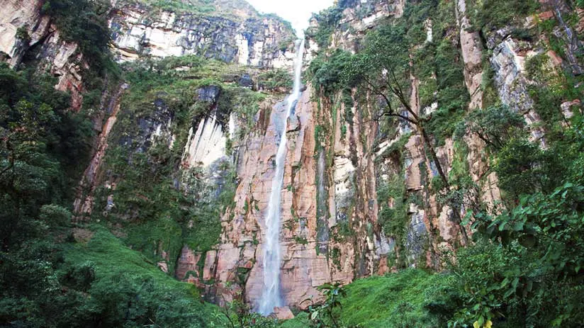 waterfalls in peru yumbilla